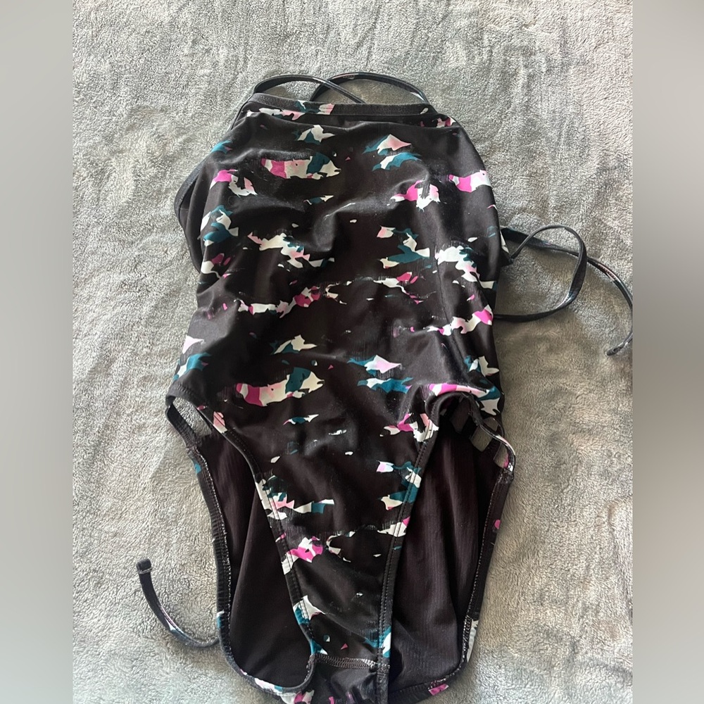 LIMITED EDITION PRINT!!! jolyn one piece size  28 (gavin)